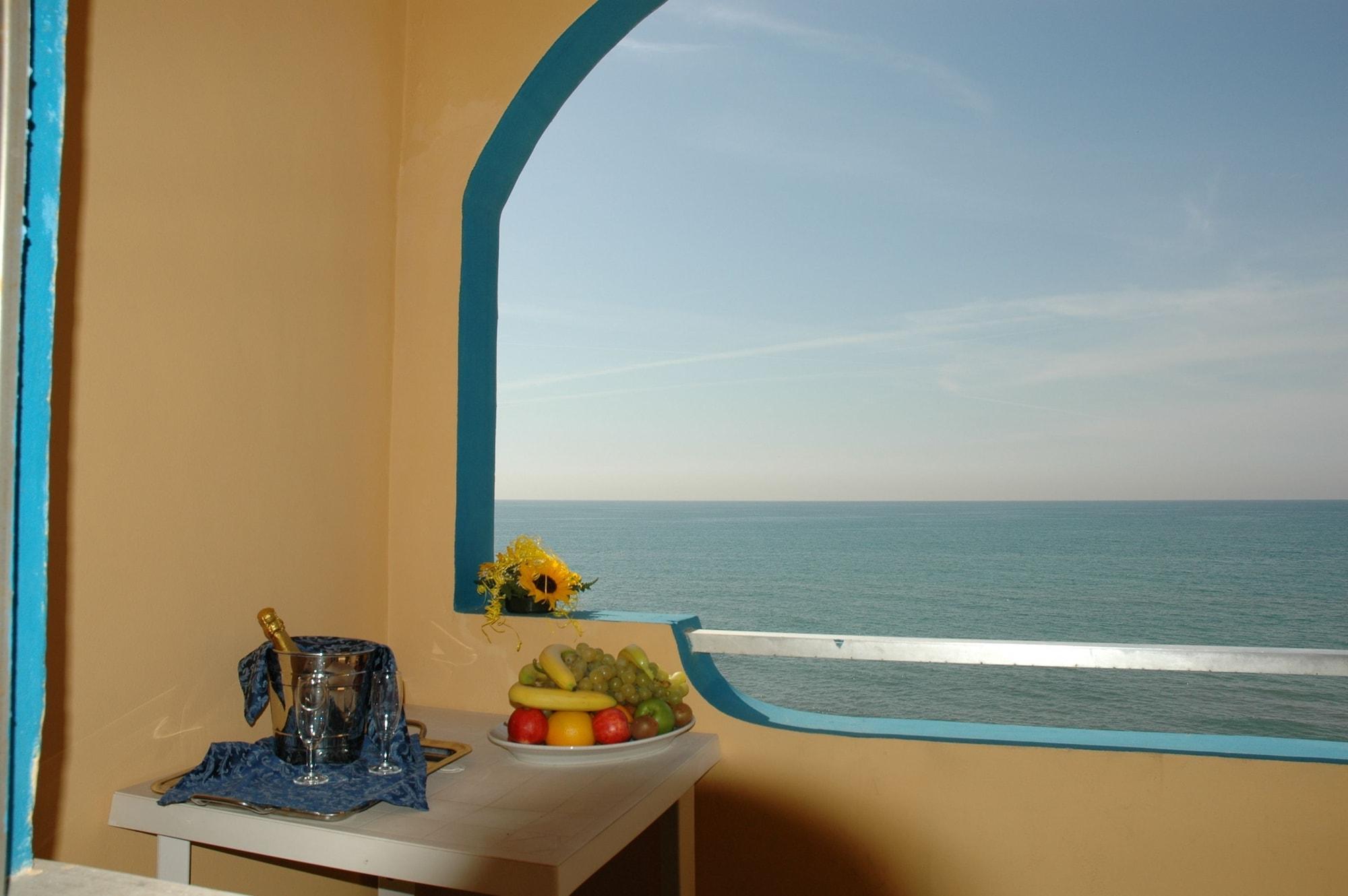 Grand Hotel Dei Cesari Dependance อันซีโอ ภายนอก รูปภาพ