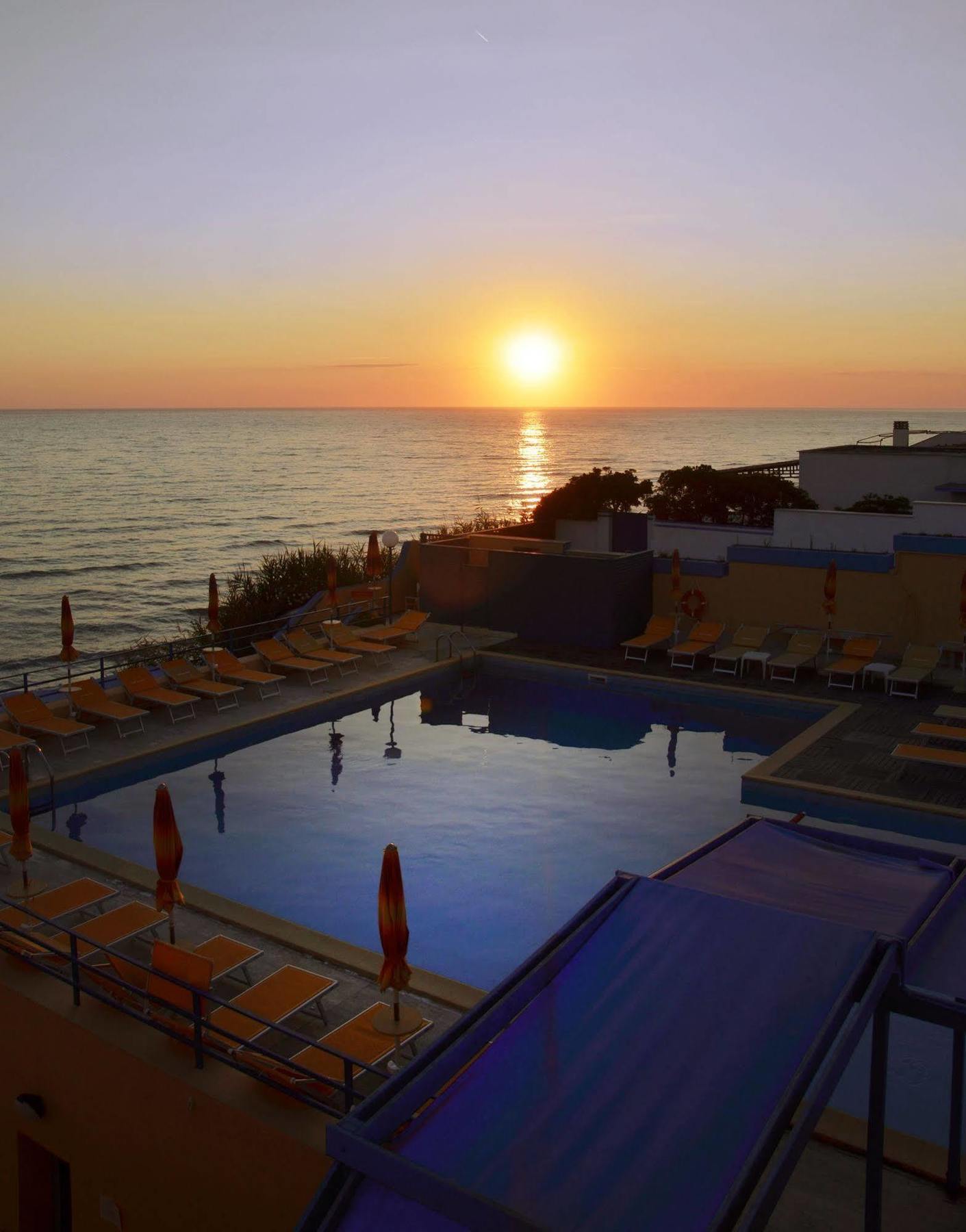 Grand Hotel Dei Cesari Dependance อันซีโอ ภายนอก รูปภาพ